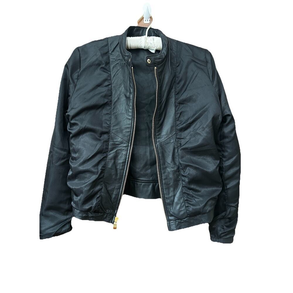 Guess Women’s Black Leather Moto Quilted Shoulder Gold Zips Biker Jacket Size M - Picture 13 of 16